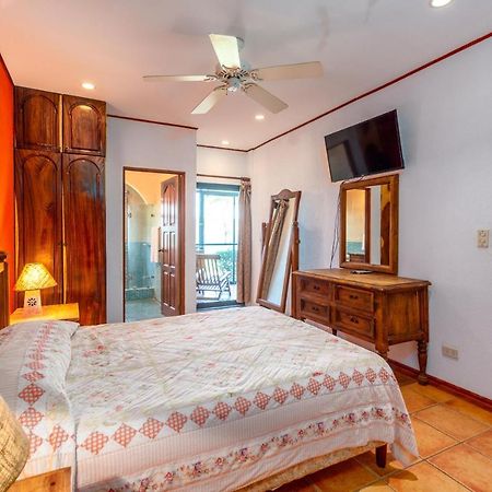 Warm Interiors And Orange Hues On Ground Floor In Front Of Beach Playa Flamingo Eksteriør billede
