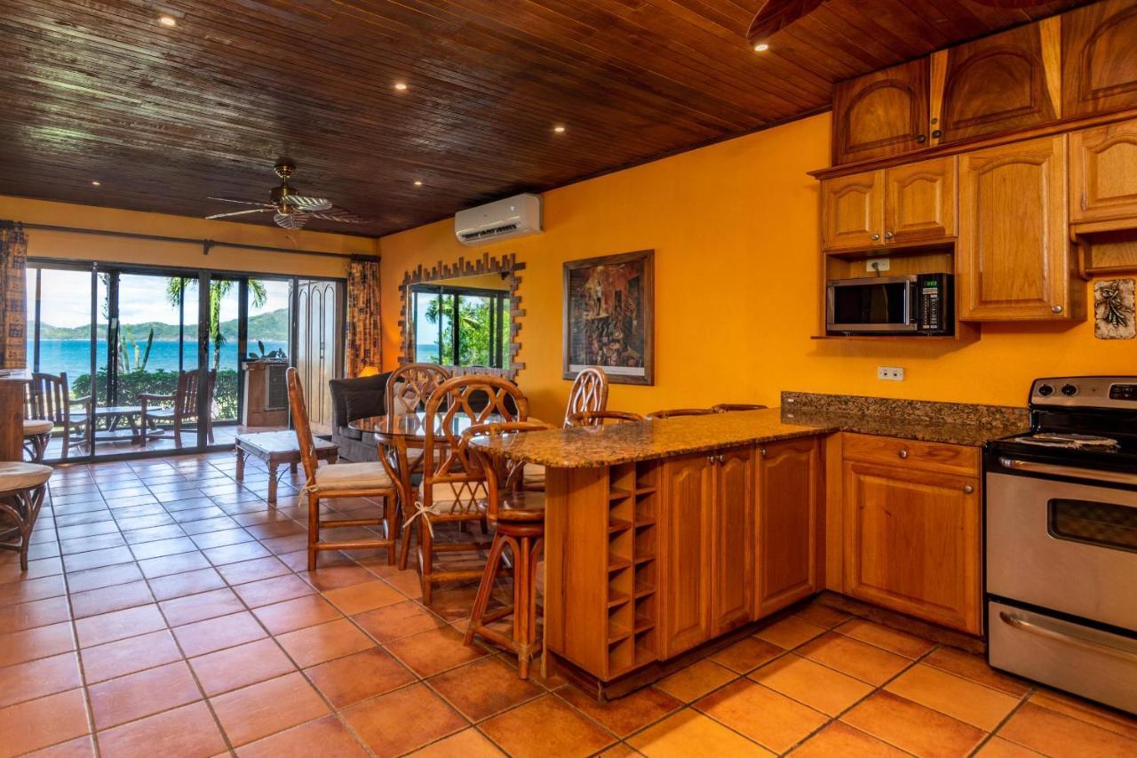 Warm Interiors And Orange Hues On Ground Floor In Front Of Beach Playa Flamingo Eksteriør billede