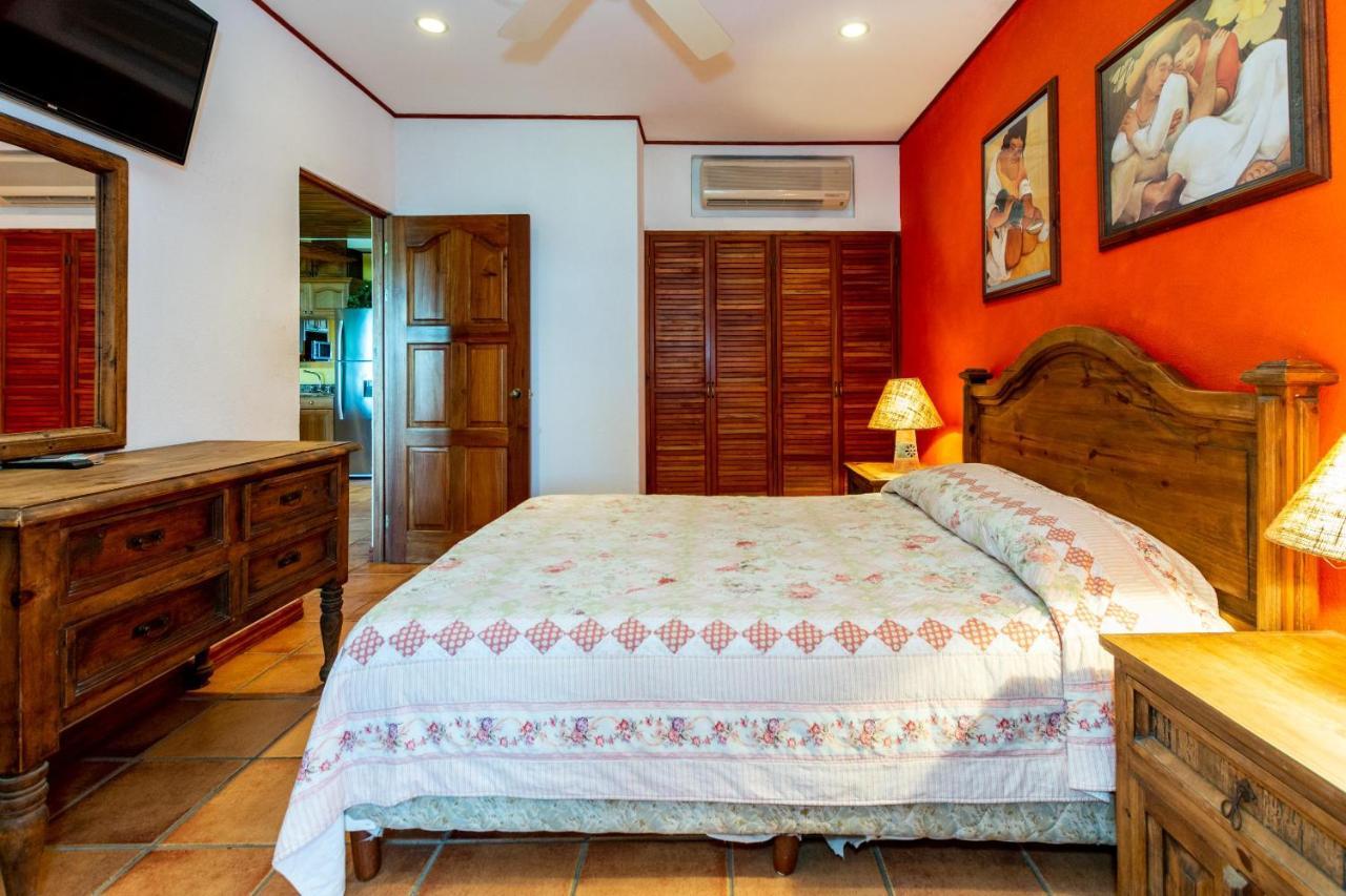 Warm Interiors And Orange Hues On Ground Floor In Front Of Beach Playa Flamingo Eksteriør billede