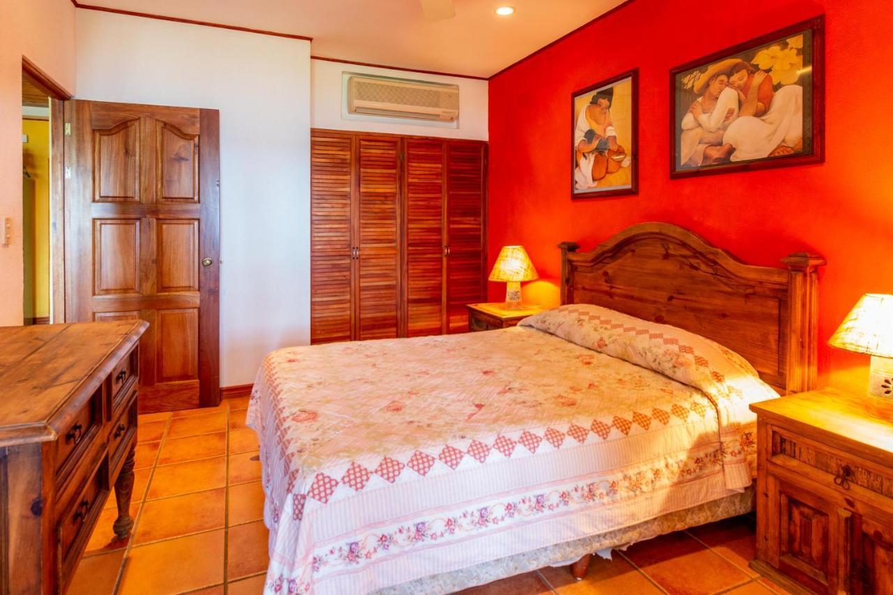 Warm Interiors And Orange Hues On Ground Floor In Front Of Beach Playa Flamingo Eksteriør billede