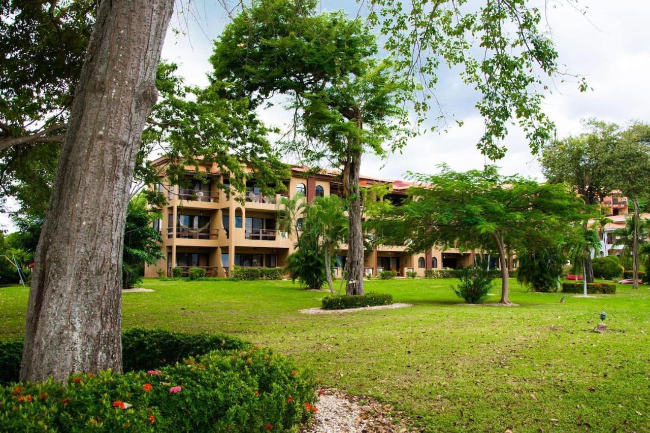 Warm Interiors And Orange Hues On Ground Floor In Front Of Beach Playa Flamingo Værelse billede